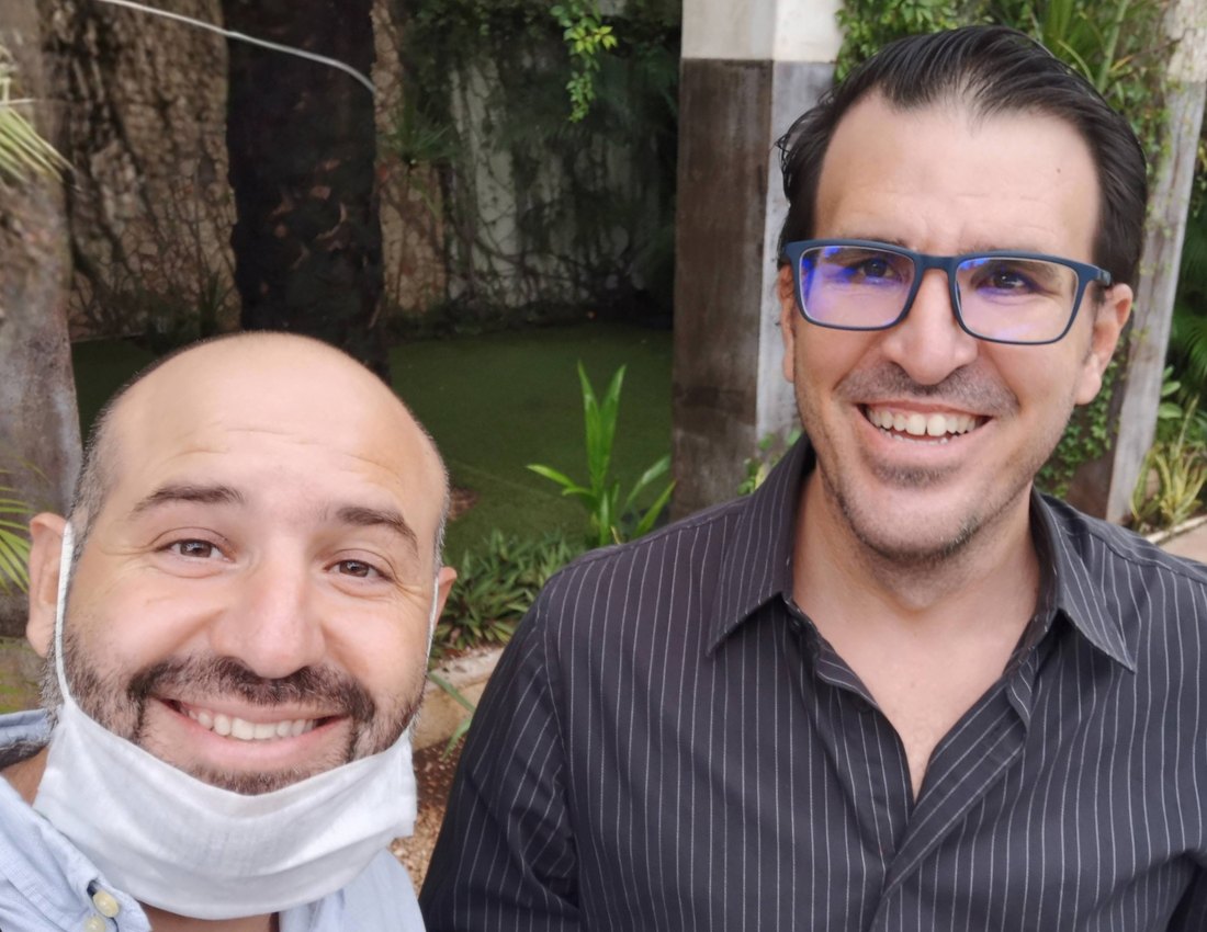 Jorge Vales Bolio con Eduardo Vega, fundadores de CINN