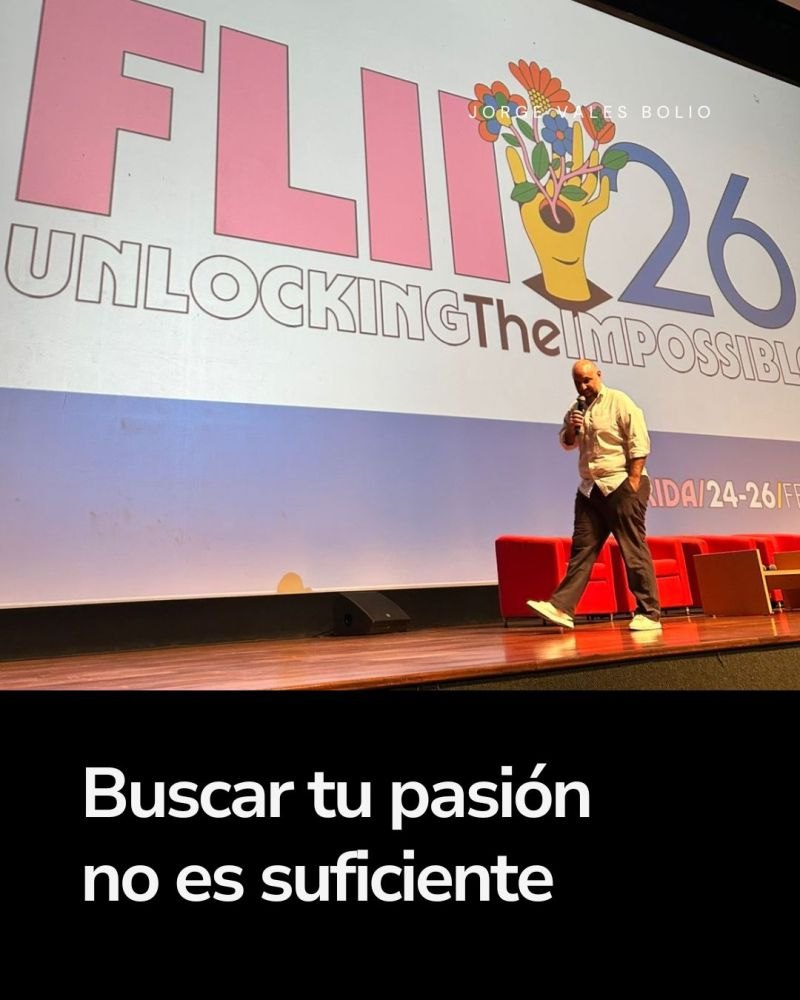 Jorge Vales Bolio en el escenario del preFLII 2026