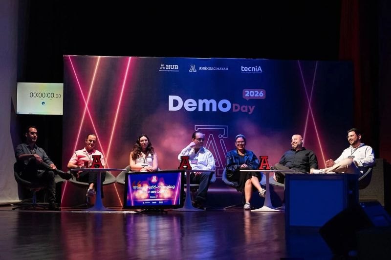 Jorge Vales Bolio como jurado en el Demo Day 2026 de tecniA